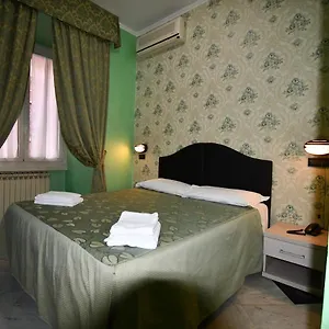 Hotel Ferrarese, Roma